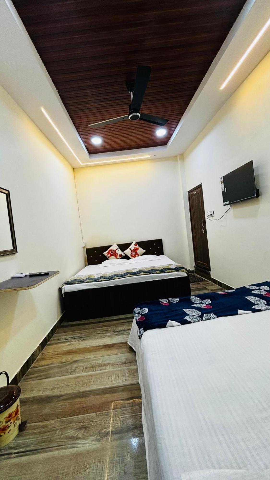 Hotel Shreenidhi Comfort Stay Ujjain Exterior foto